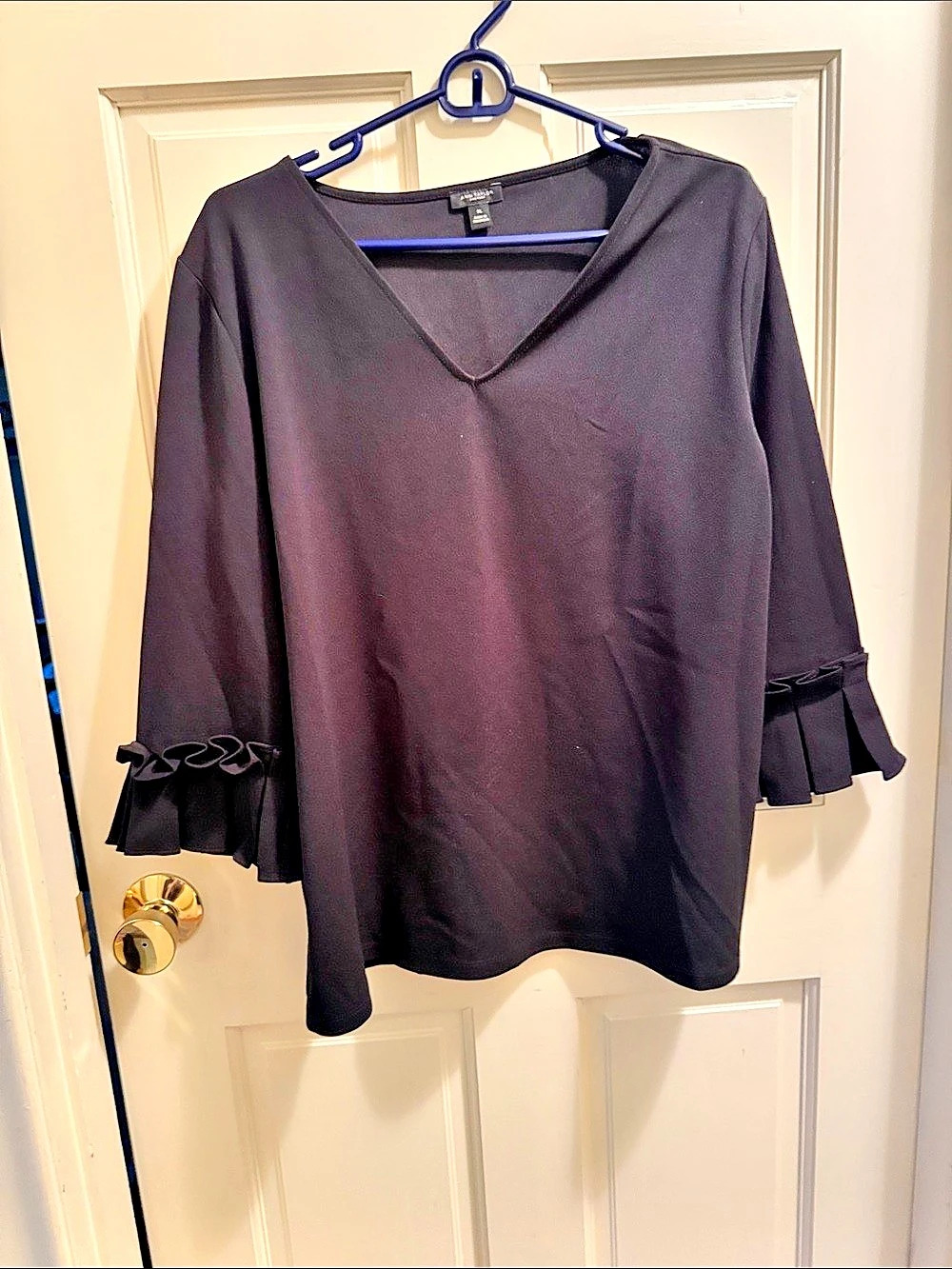 Ann Taylor Factory Ruffled Cuff Blouse in Black XL Like New